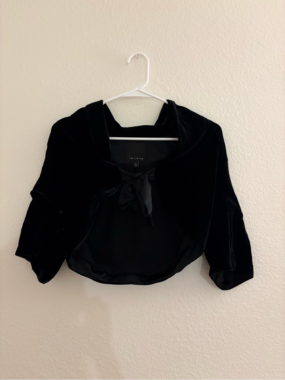 The Limited Bow Front Blouse in Black Size Small